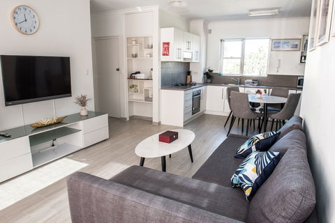 Manly 2 Stay Holiday Apartments - Accommodation Guide 3