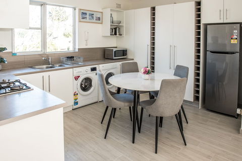 Manly 2 Stay Holiday Apartments - Accommodation Guide 5