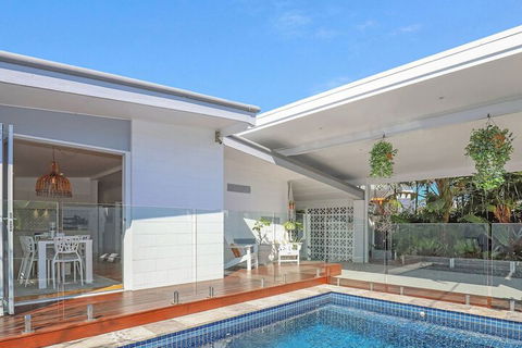 Miami Beachside Beach House - Accommodation Asia 4