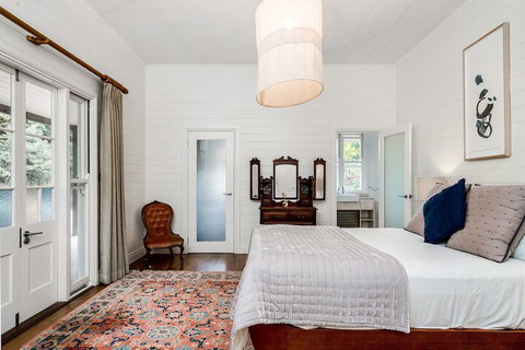 A PERFECT STAY - Rutherford House - Accommodation Guide 3