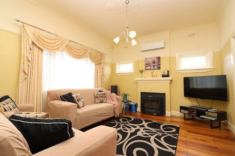 Brunswick Renaissance - Rejuvenate Stays - Accommodation Asia 5