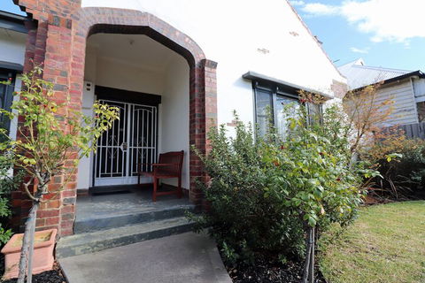 Brunswick Renaissance - Rejuvenate Stays - Accommodation Asia 1