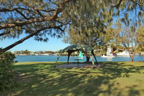 Little Hill 3 2 BDRM Apt On Parkyn Pde - Accommodation Asia 6