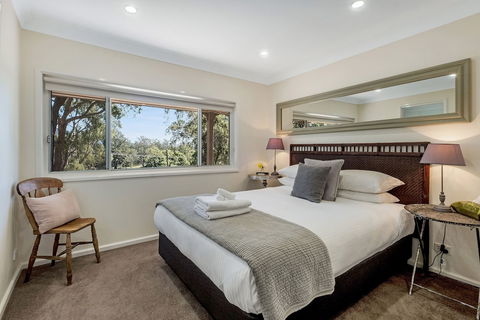 Winmark Wines - Accommodation Asia 3