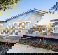 BOUTIQUE STAYS - Queen Adelaide - Accommodation Guide