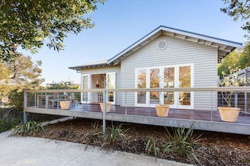 BOUTIQUE STAYS - Queen Adelaide - Accommodation Guide 0