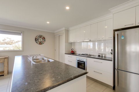 Pelican House - Accommodation Guide 3