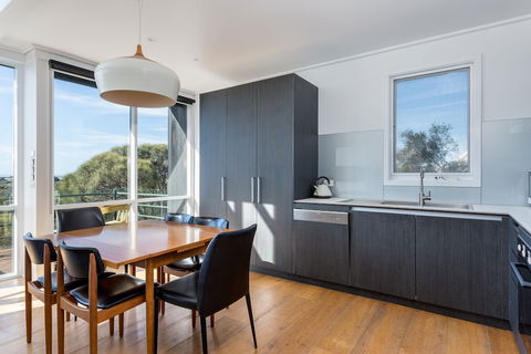 The Blairgowrie Glasshouse - Accommodation Guide 1