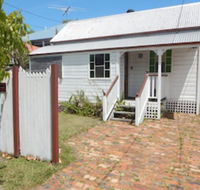 Charming Private 3-Bedroom Cottage By The Bay - Accommodation Guide