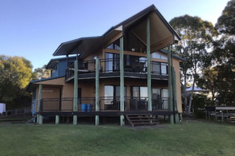 DRIFTWOOD - Accommodation Guide 0