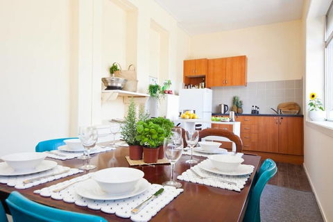 WB319 Chatswood Charmer Roomy 3 Bed Apartment - Accommodation Asia 1