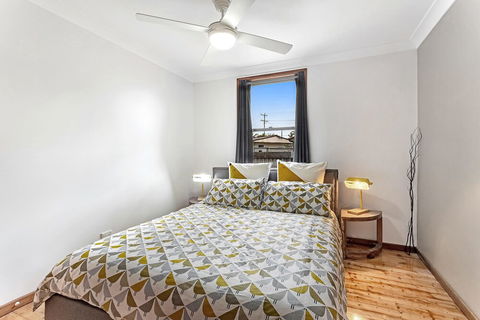 Cromarty Crescent 12 - Accommodation Asia 6