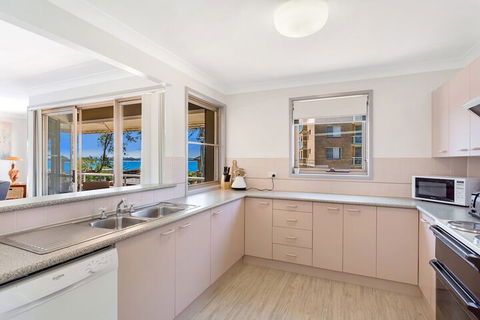 Ronald Avenue Unit 2 / 36 - Accommodation Guide 3