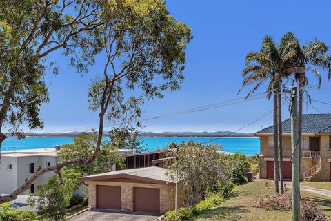 Ronald Avenue Unit 2 / 36 - Accommodation Guide 1