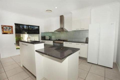 3 Bauhinia Crescent Marcoola PET FRIENDLY LINEN SUPPLIED 500 BOND - Accommodation Asia 5