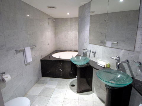 Sirocco 506 By G1 Holidays Two Bedroom Beachfront Apartment In Sirocco Resort - Accommodation Asia 1