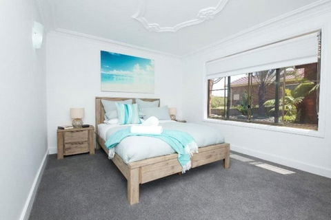 Sand Dunes - Accommodation Guide 5