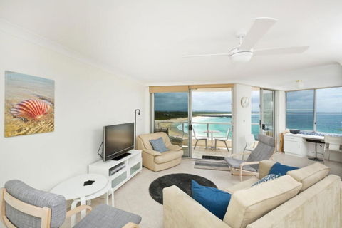 Beachpoint Unit 501 28 North Street - Accommodation Guide 3