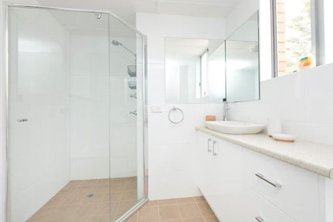 Beachpoint Unit 501 28 North Street - Accommodation Guide 6