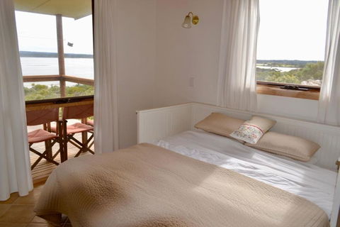 Pelican Lagoon Cabin - Accommodation Asia 3
