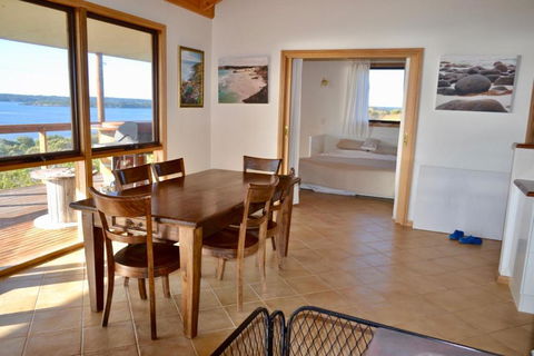 Pelican Lagoon Cabin - Accommodation Asia 1