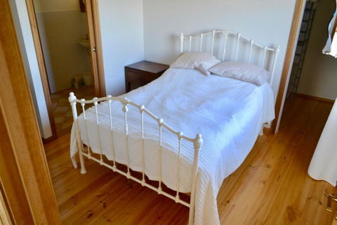 Pelican Lagoon Cabin - Accommodation Asia 2