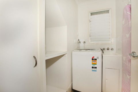 Unit 1 On The Park Coolum Beach - Accommodation Asia 3