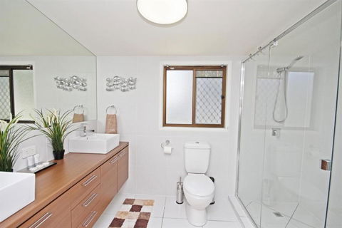 22 Sorrento Avenue Coolum Beach Linen Supplied PET FRIENDLY 500 BOND - Accommodation Asia 4
