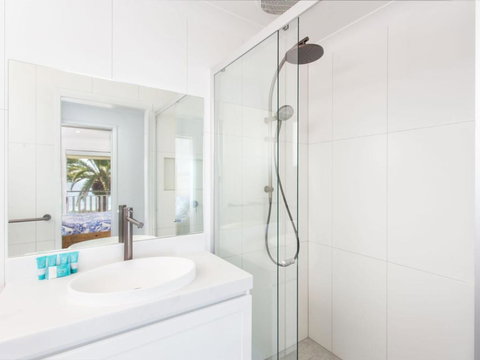 AQUA PALM - Accommodation Guide 1