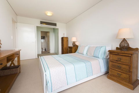 Waterline 202 - Accommodation Guide 6