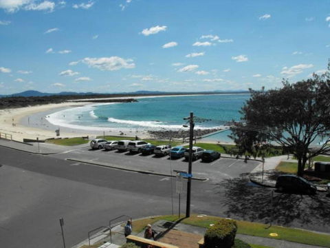 Beachpoint Unit 202 28 North Street - Accommodation Asia 4