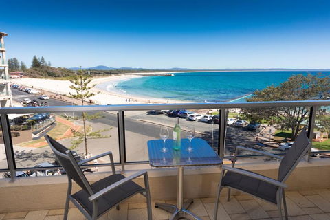 Beachpoint Unit 303 28 North Street - Accommodation Asia 4