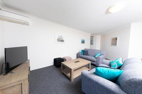 Beachpoint Unit 303 28 North Street - Accommodation Asia 5