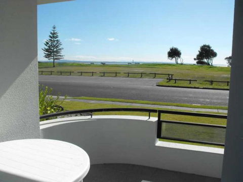 Hi Surf Unit 2 92 Head Street Forster - Accommodation Asia 6