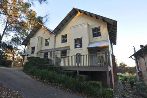 Villa Merlot Located Within Cypress Lakes - Accommodation Asia 7