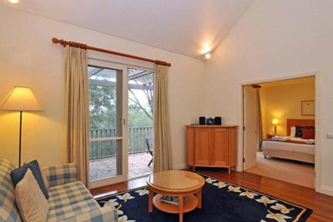 Villa Merlot Located Within Cypress Lakes - Accommodation Asia 2