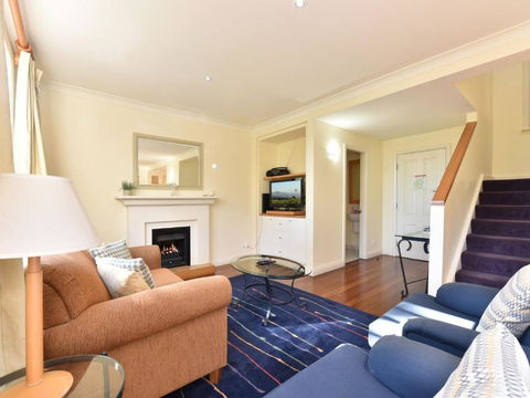 Villa Executive 2br Barbera Resort Condo Located Within Cypress Lakes Resort (nothing Is More Central) - Accommodation Asia 5
