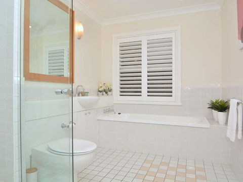 Villa 3br De Saran Resort Condo Located Within Cypress Lakes Resort (nothing Is More Central) - Accommodation Asia 3
