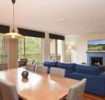 Villa 3br De Saran Resort Condo located within Cypress Lakes Resort nothing is more central - Accommodation Asia