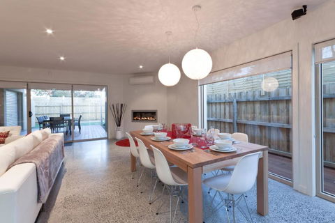 Amaroo - Accommodation Asia 2