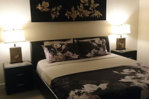 Palm Lakeside - Bowen, Whitsundays Wifi Netflix Private Cool Luxury - Accommodation Guide 0