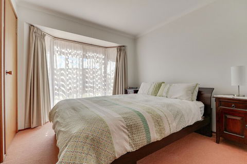 Lowes On The Lakes - Accommodation Asia 4