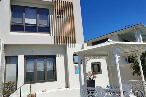 Serviced Waterfront Whole Villa - Accommodation Asia 1