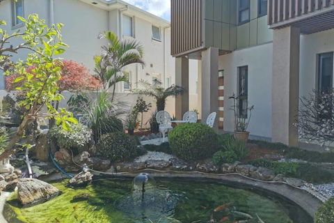 Serviced Waterfront Whole Villa - Accommodation Asia 2