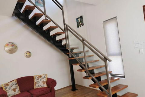 Serviced Waterfront Whole Villa - Accommodation Asia 4