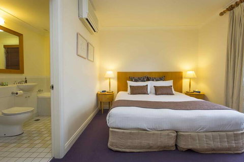 Villa Grenache - Accommodation Guide 5