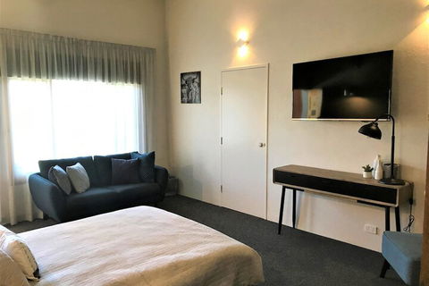 Scandi Stayz Retreat 1 - Accommodation Guide 1