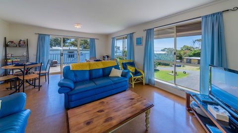 12 Aloha Ventnor Beach House - Accommodation Asia 4