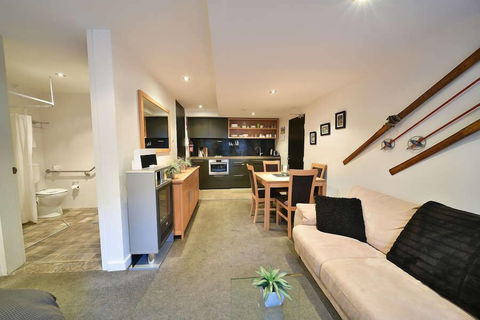 Powder 2a - Accommodation Asia 6