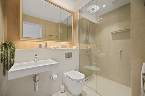 New Contemporary Apartment Near Macquarie Centre - Accommodation Asia 4